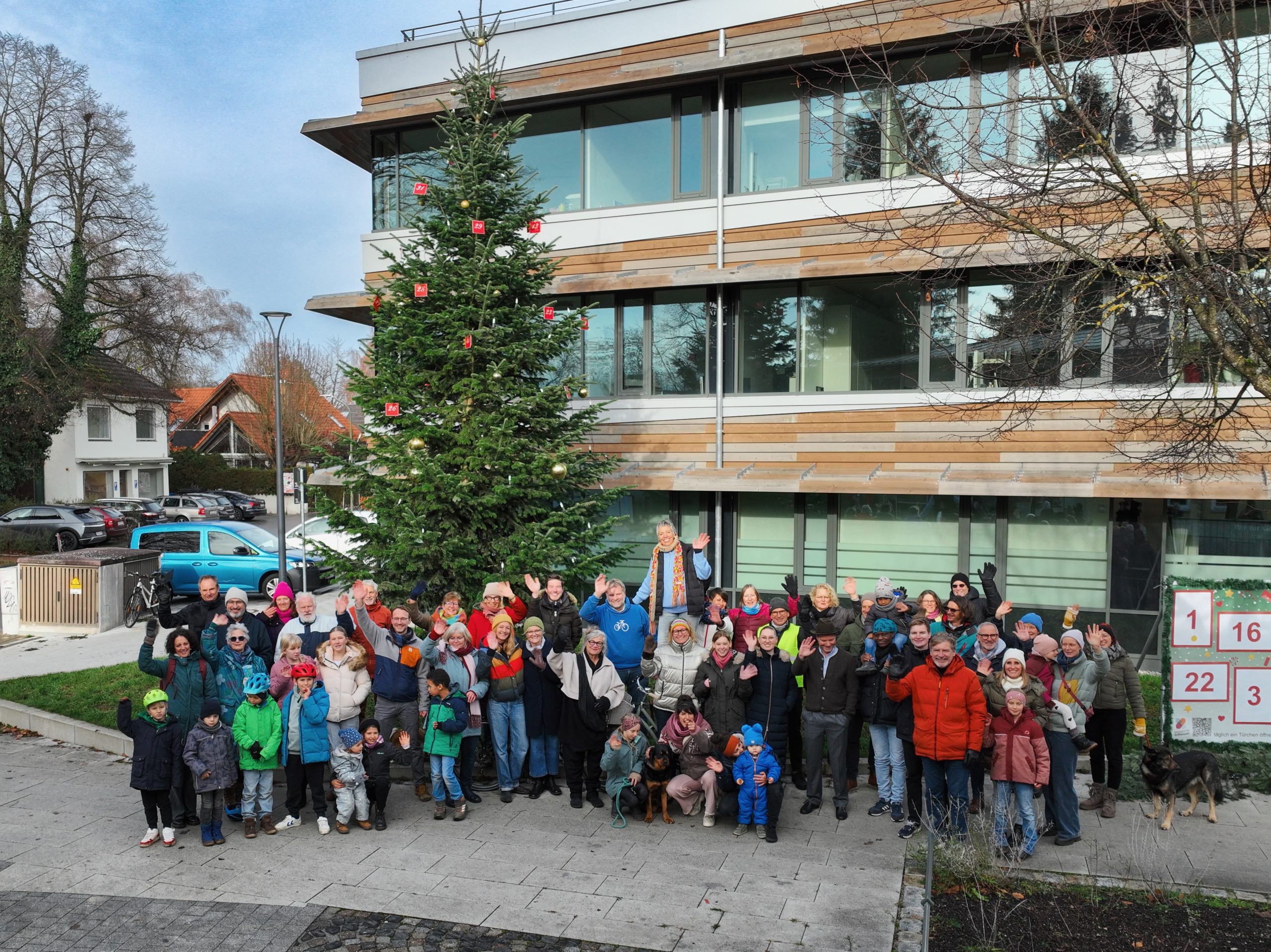 Fröhliche Weihnachtsgrüße von eurer UWG