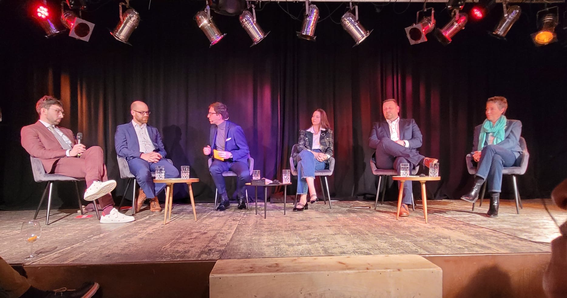 Ein kurzweiliger Abend und ein Fest der Demokratie…